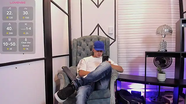 JuniorMorris  online show from September 29, 2025, 9:52 pm