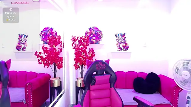 Snapshot of Miss_dolly_ chatting on June 3, 2026, 12:41 pm Miss dolly online show from June 3, 2026, 12:41 pm