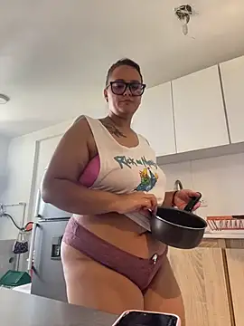 Snapshot of keirabbw chatting on May 15, 2026, 5:31 pm keirabbw online show from May 15, 2026, 5:31 pm