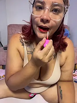 Snapshot of keirabbw chatting on May 28, 2026, 12:52 am keirabbw online show from May 28, 2026, 12:52 am