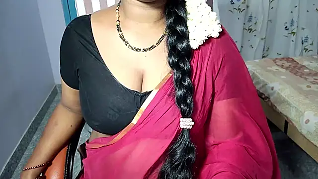 Snapshot of samyukthapuretelugu chatting on April 25, 2026, 6:05 pm samyukthapuretelugu online show from April 25, 2026, 6:05 pm