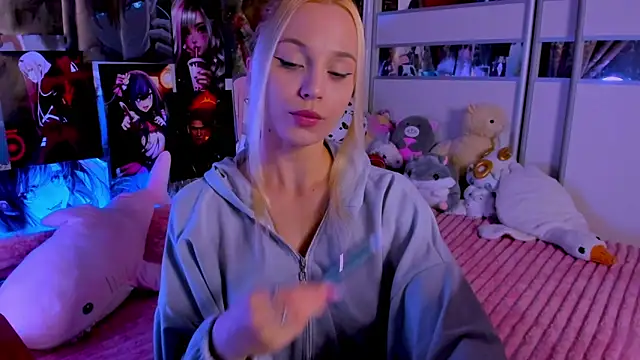 Cute  Pony online show from December 14, 2025, 12:27 am