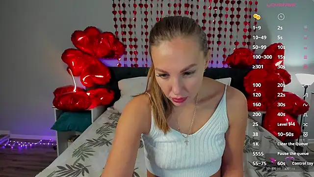 Snapshot of Kelly_Hardy chatting on February 14, 2025, 1:13 am Kelly Hardy online show from February 14, 2025, 1:13 am