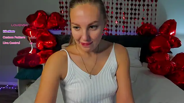 Snapshot of Kelly_Hardy chatting on February 15, 2025, 12:04 am Kelly Hardy online show from February 15, 2025, 12:04 am