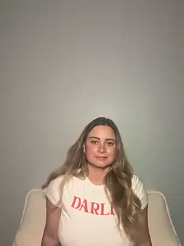 Sophie Raegan online show from September 11, 2025, 4:34 am