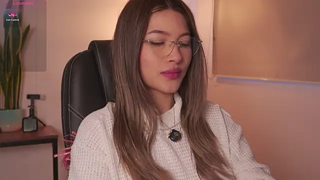 AyraSmith  online show from March 11, 2026, 1:17 pm