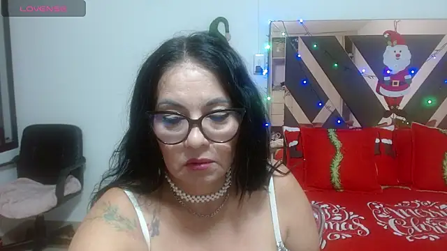 lindaesmeralda online show from December 15, 2025, 11:25 am