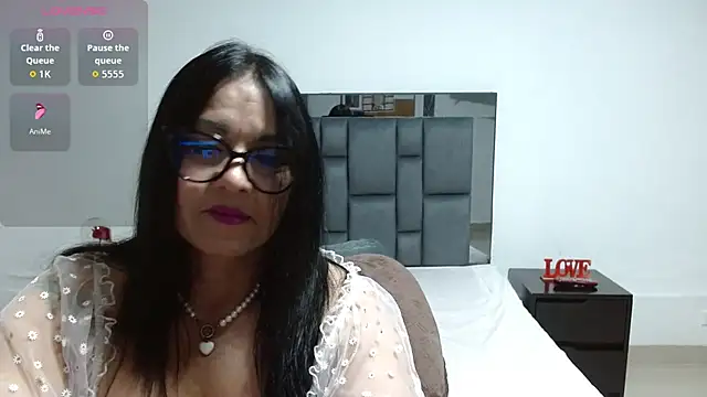 lindaesmeralda online show from August 1, 2026, 10:58 am