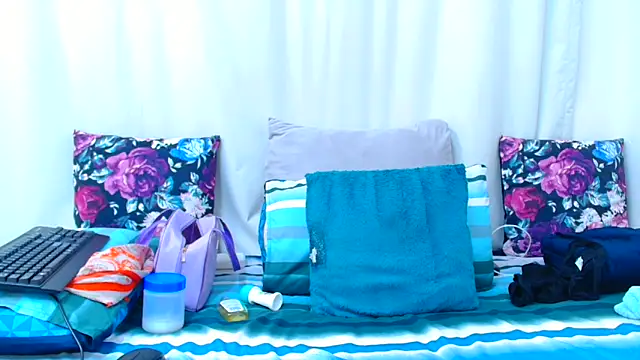 Snapshot of HotSmallTits chatting on November 24, 2025, 3:45 pm HotSmallTits online show from November 24, 2025, 3:45 pm