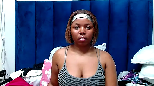 HotSmallTits online show from May 1, 2026, 6:01 pm