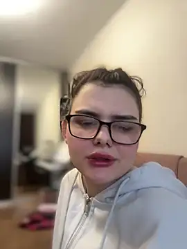 Snapshot of NikaMur chatting on February 3, 2025, 2:36 am NikaMur online show from February 3, 2025, 2:36 am