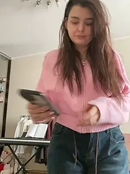 Snapshot of NikaMur chatting on February 7, 2025, 3:23 am NikaMur online show from February 7, 2025, 3:23 am