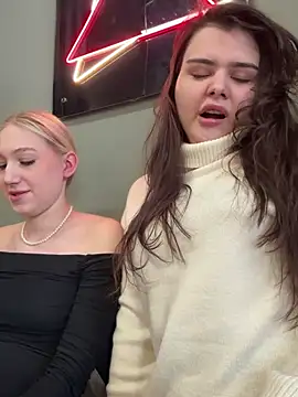 Snapshot of NikaMur chatting on February 28, 2025, 8:09 am NikaMur online show from February 28, 2025, 8:09 am