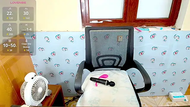 Snapshot of __Saphia__ chatting on May 14, 2026, 12:28 am Saphia online show from May 14, 2026, 12:28 am