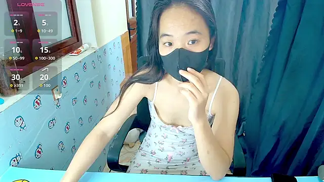 Snapshot of __Saphia__ chatting on June 10, 2026, 12:33 am Saphia online show from June 10, 2026, 12:33 am