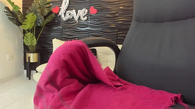 Snapshot of sofia_44 chatting on February 26, 2025, 1:21 am sofia 44 online show from February 26, 2025, 1:21 am