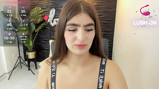 Snapshot of sofia_44 chatting on March 14, 2025, 12:51 pm sofia 44 online show from March 14, 2025, 12:51 pm