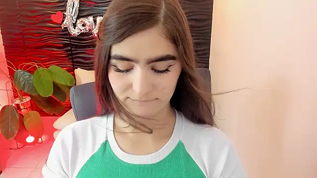 Snapshot of sofia_44 chatting on September 12, 2025, 1:00 pm sofia 44 online show from September 12, 2025, 1:00 pm