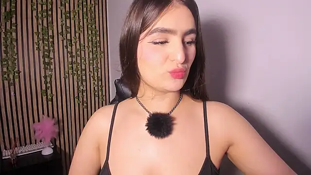 sofia 44 online show from June 24, 2026, 4:17 pm