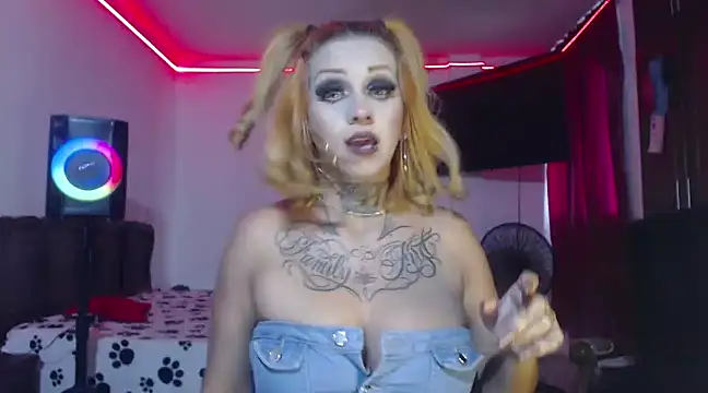 Snapshot of aliceesmith chatting on January 25, 2025, 1:19 pm aliceesmith online show from January 25, 2025, 1:19 pm