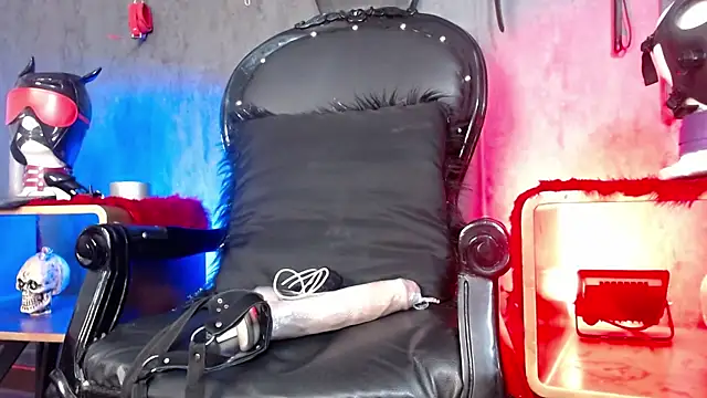 Snapshot of CharlotteScotte chatting on February 24, 2025, 11:54 am CharlotteScotte online show from February 24, 2025, 11:54 am