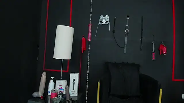 Snapshot of CharlotteScotte chatting on September 10, 2025, 11:32 am CharlotteScotte online show from September 10, 2025, 11:32 am