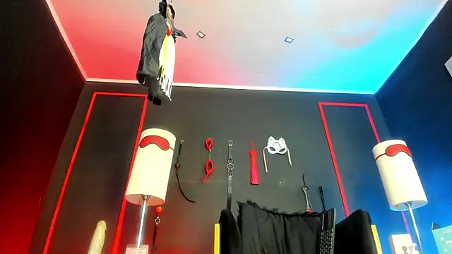 Snapshot of CharlotteScotte chatting on October 17, 2025, 12:08 pm CharlotteScotte online show from October 17, 2025, 12:08 pm