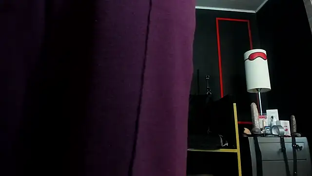 Snapshot of CharlotteScotte chatting on November 24, 2025, 12:05 pm CharlotteScotte online show from November 24, 2025, 12:05 pm