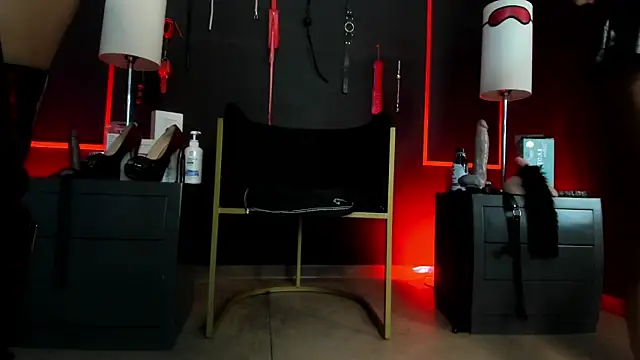 CharlotteScotte online show from December 19, 2025, 12:34 pm