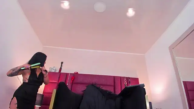 CharlotteScotte online show from March 7, 2026, 3:42 pm