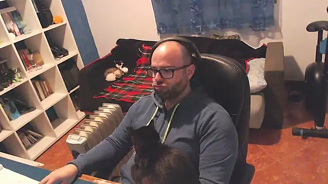 ravingr4d4 online show from March 5, 2025, 10:21 pm