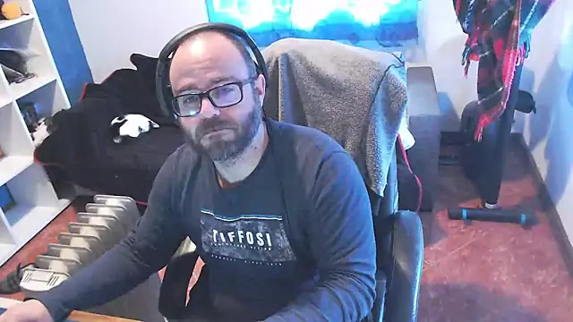 ravingr4d4 online show from March 20, 2025, 12:11 pm