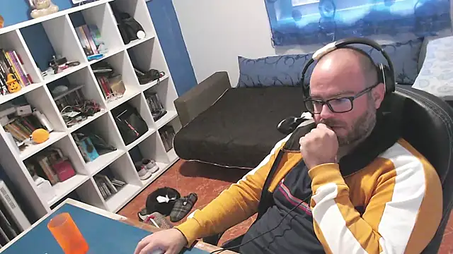 ravingr4d4 online show from October 25, 2025, 3:29 pm