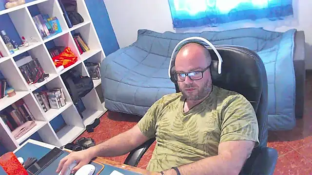 Snapshot of ravingr4d4 chatting on May 5, 2026, 9:17 am ravingr4d4 online show from May 5, 2026, 9:17 am