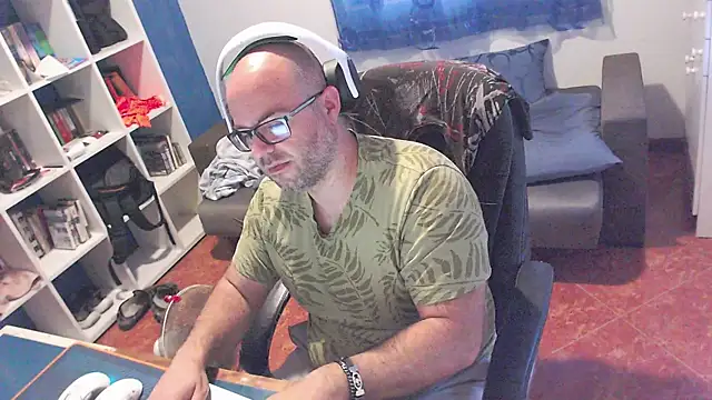 Snapshot of ravingr4d4 chatting on May 26, 2026, 9:49 am ravingr4d4 online show from May 26, 2026, 9:49 am