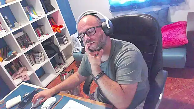 Snapshot of ravingr4d4 chatting on June 2, 2026, 10:06 am ravingr4d4 online show from June 2, 2026, 10:06 am