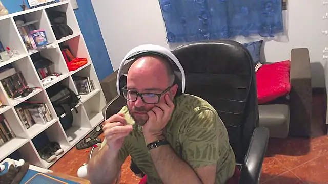 Snapshot of ravingr4d4 chatting on June 30, 2026, 9:49 pm ravingr4d4 online show from June 30, 2026, 9:49 pm