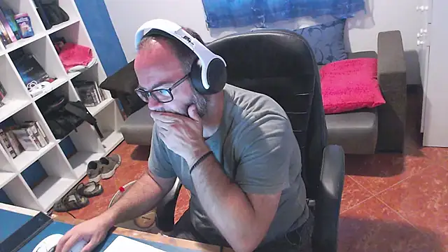 Snapshot of ravingr4d4 chatting on July 28, 2026, 8:10 am ravingr4d4 online show from July 28, 2026, 8:10 am