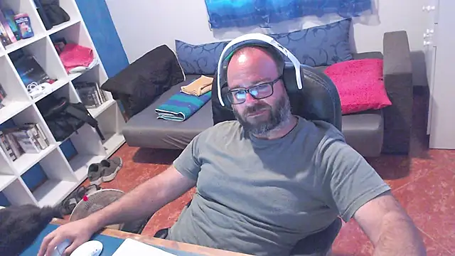 Snapshot of ravingr4d4 chatting on July 28, 2026, 1:32 pm ravingr4d4 online show from July 28, 2026, 1:32 pm
