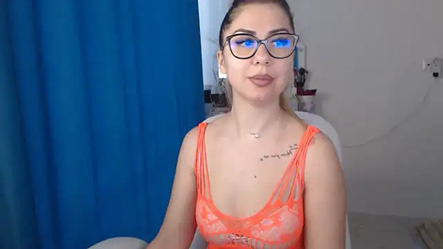 Snapshot of SugarErika chatting on March 4, 2025, 3:15 pm SugarErika online show from March 4, 2025, 3:15 pm