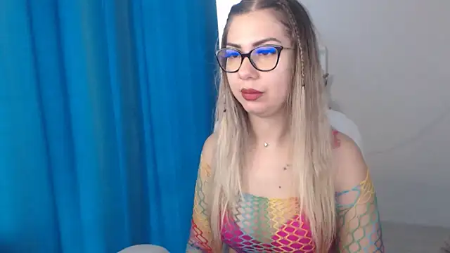 Snapshot of SugarErika chatting on March 19, 2025, 6:24 am SugarErika online show from March 19, 2025, 6:24 am