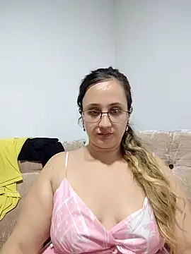 Snapshot of Karol_and_David_hotcouple chatting on March 2, 2025, 3:56 am Karol and David hotcouple online show from March 2, 2025, 3:56 am