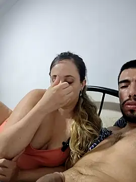 Snapshot of Karol_and_David_hotcouple chatting on March 15, 2025, 3:40 am Karol and David hotcouple online show from March 15, 2025, 3:40 am