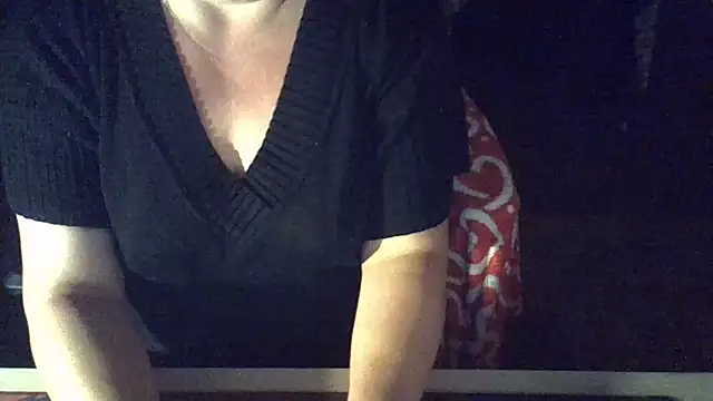 Snapshot of Silvia2277 chatting on November 4, 2025, 8:19 pm Silvia2277 online show from November 4, 2025, 8:19 pm