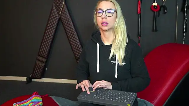 CelineConner online show from February 7, 2025, 5:10 am