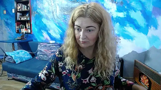 Snapshot of Helen1974 chatting on September 14, 2025, 2:05 pm Helen1974 online show from September 14, 2025, 2:05 pm