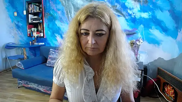 Snapshot of Helen1974 chatting on September 21, 2025, 10:17 am Helen1974 online show from September 21, 2025, 10:17 am