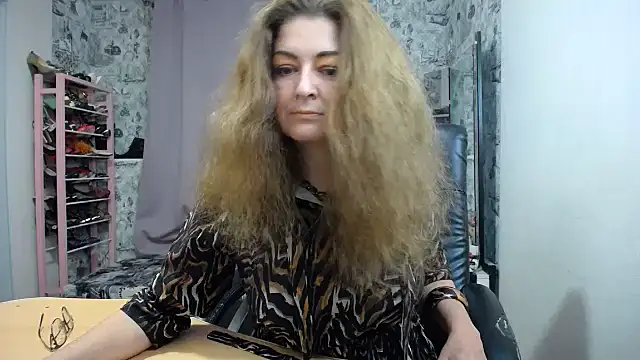 Snapshot of Helen1974 chatting on January 10, 2026, 5:15 pm Helen1974 online show from January 10, 2026, 5:15 pm