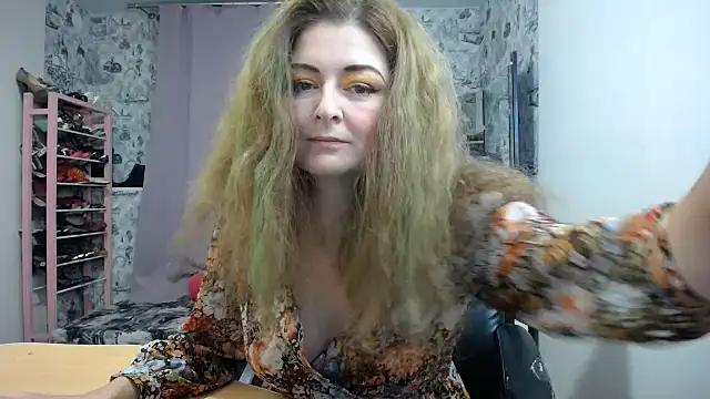 Snapshot of Helen1974 chatting on January 11, 2026, 7:30 pm Helen1974 online show from January 11, 2026, 7:30 pm