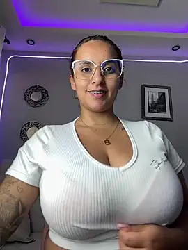 Snapshot of Seized_lust chatting on February 16, 2025, 2:21 pm Seized lust online show from February 16, 2025, 2:21 pm